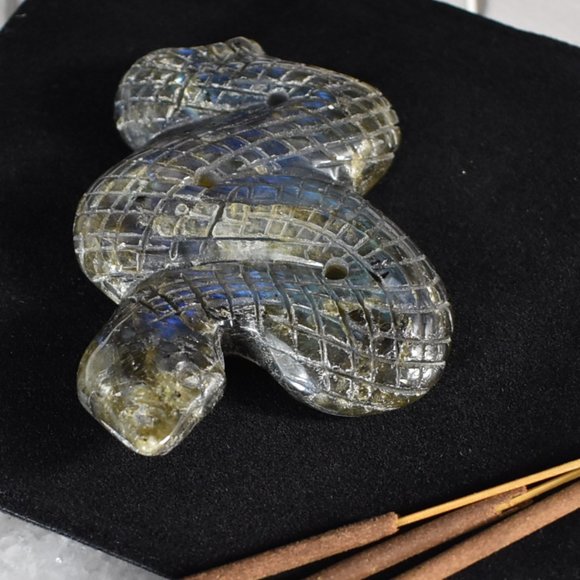 Blue Flash Labradorite Serpent Incense Holder - Picture 2 of 10